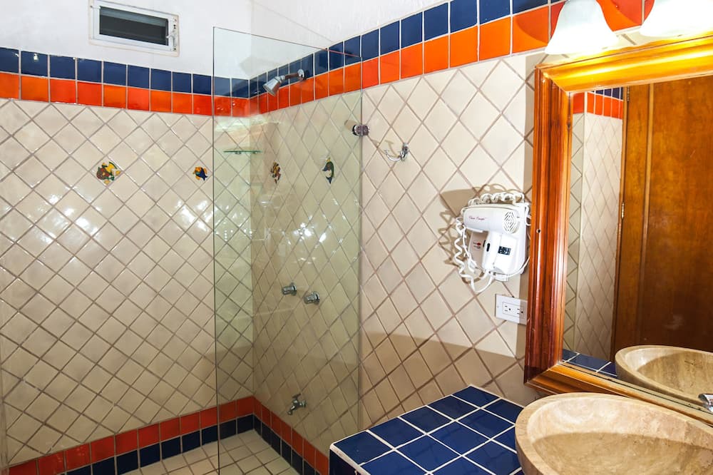 Photo of Bathroom in Colonia Andres