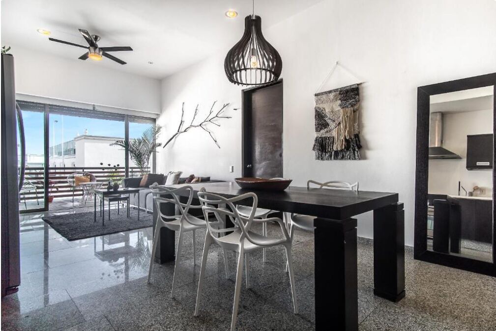 Photo of Livingroom in Downtown