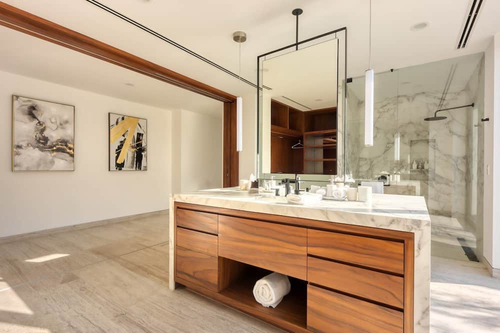 Photo of Bathroom in Cerritos