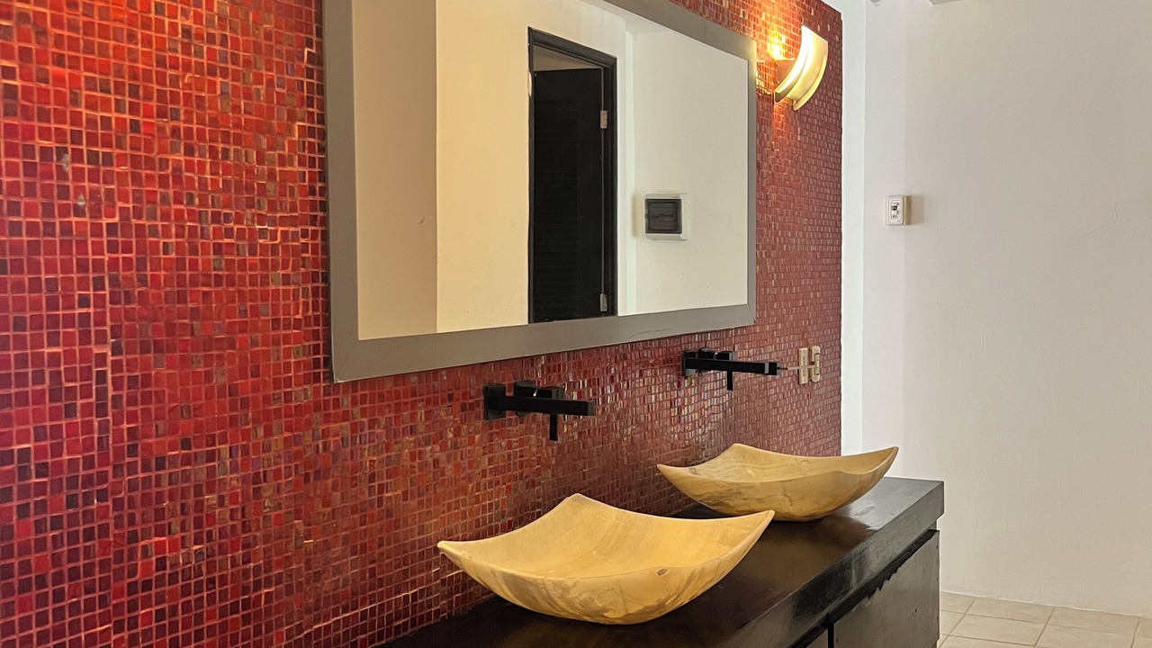 Photo of Bathroom in 12th Street