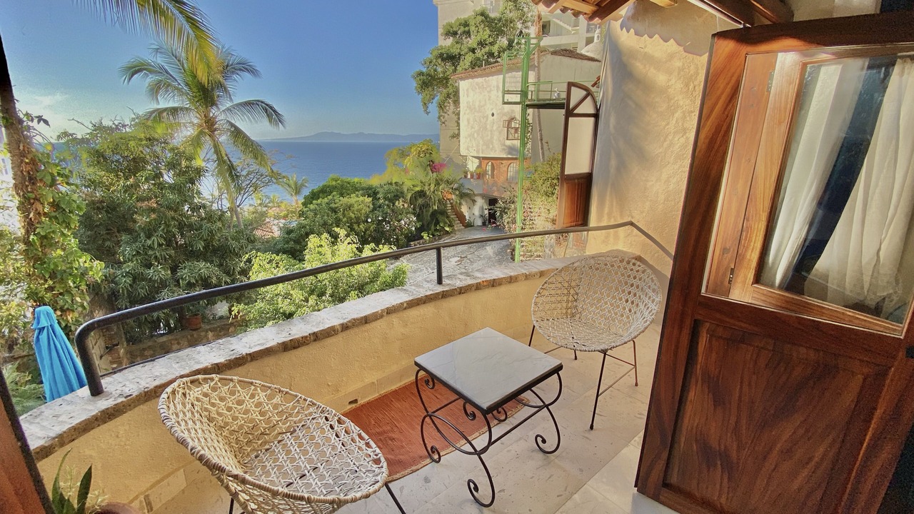 Photo of Patio Balcony in South Shore Hotel Area
