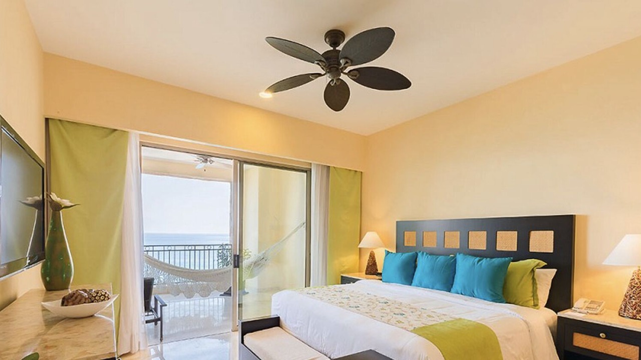 Photo of Bedroom in South Shore Hotel Area