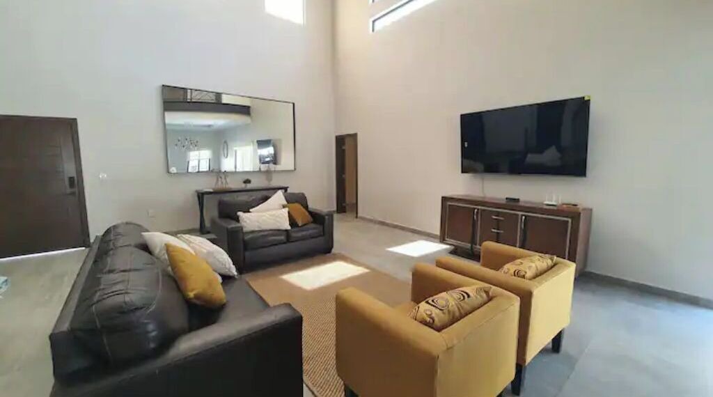 Photo of Livingroom in Laguna Shores