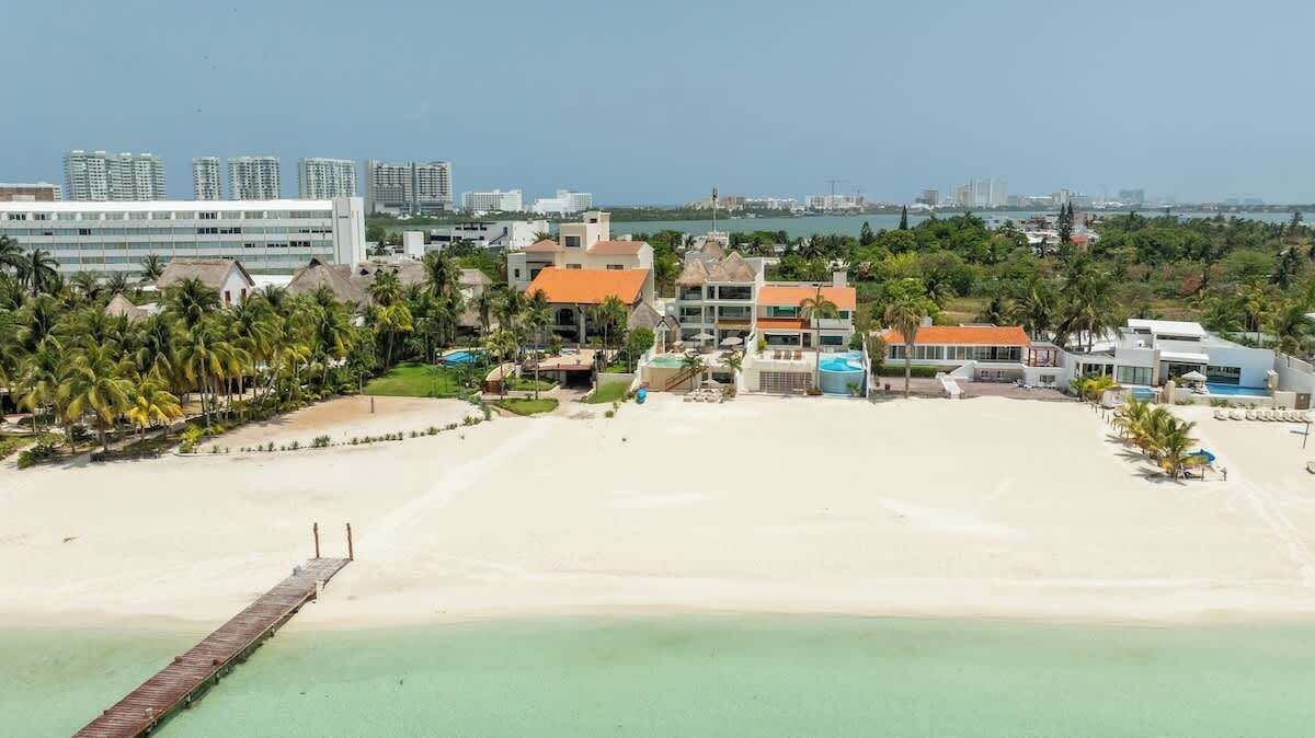 Photo of Others in Punta Cancun