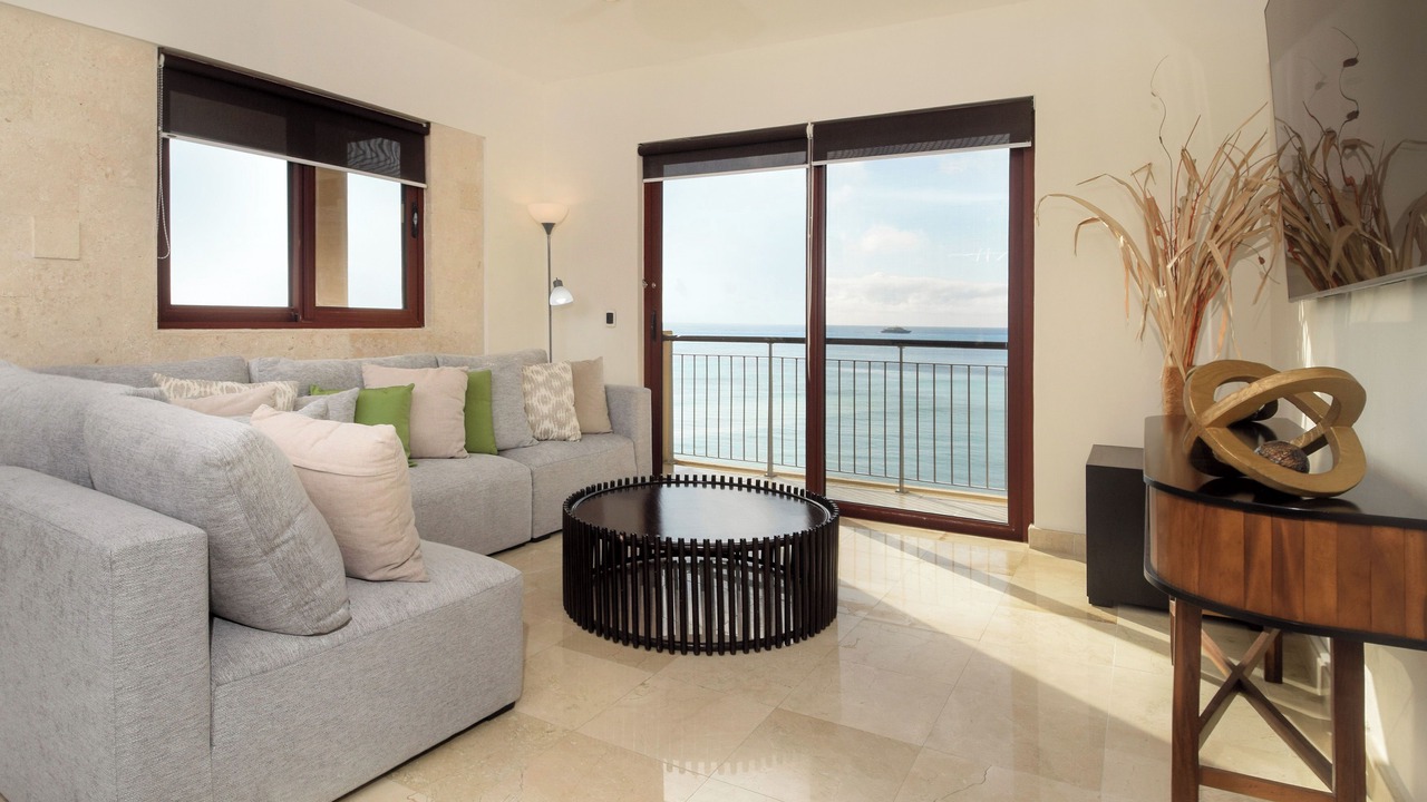Photo of Livingroom in Downtown