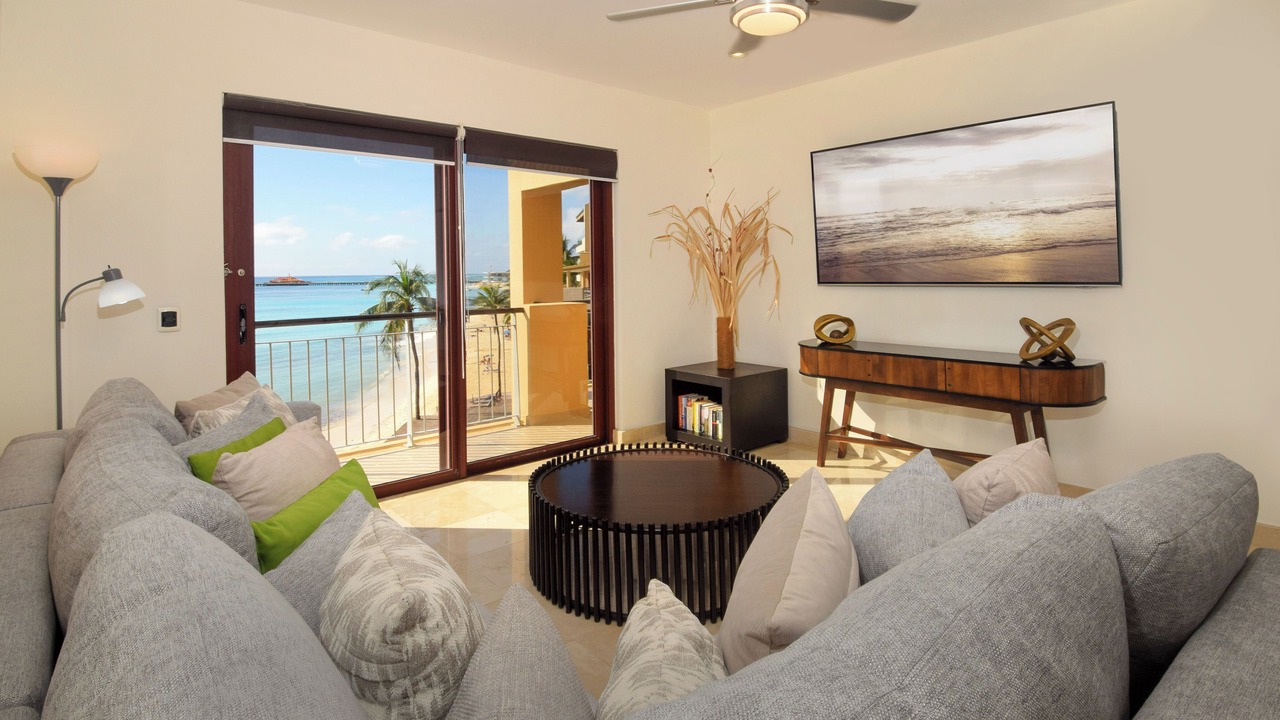 Photo of Livingroom in Downtown