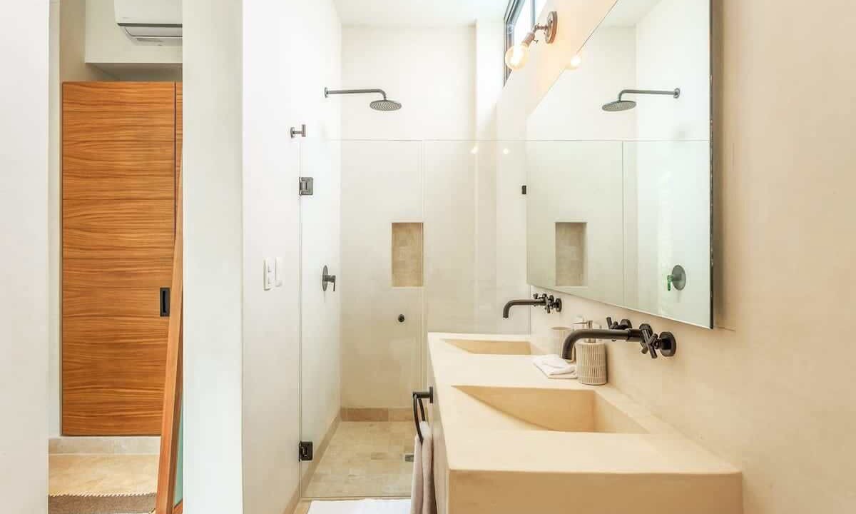 Photo of Bathroom in Zama