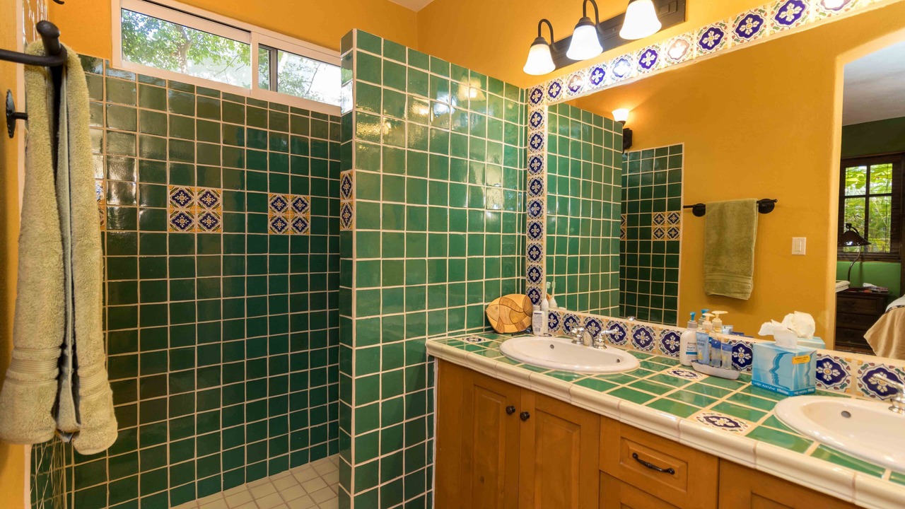 Photo of Bathroom in Nopolo