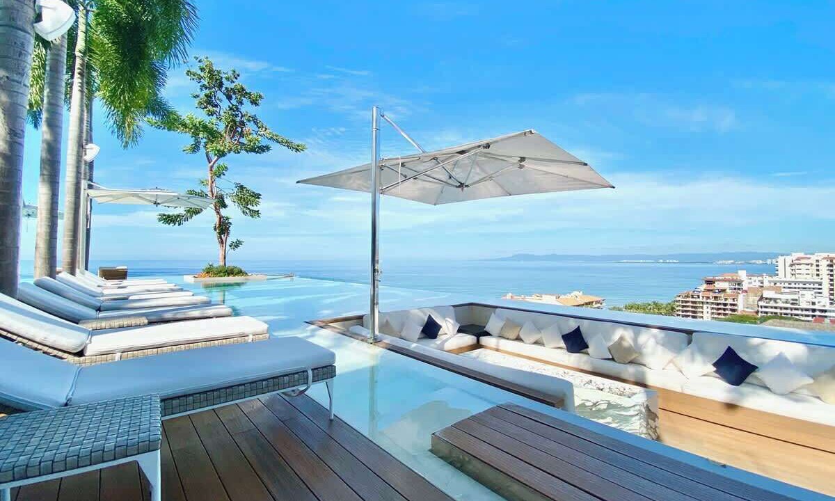 Photo of Outdoor in Romantic Zone