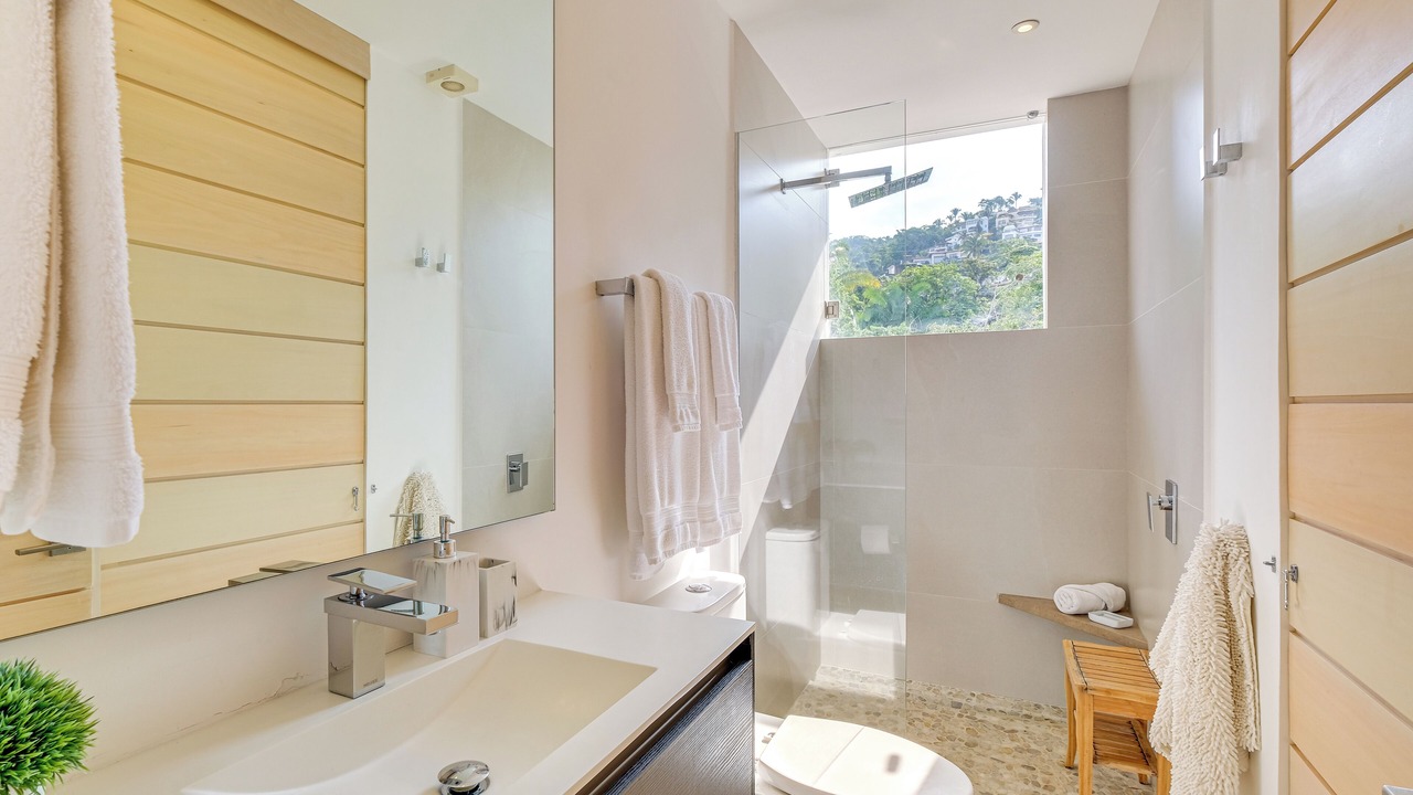 Photo of Bathroom in South Shore Hotel Area