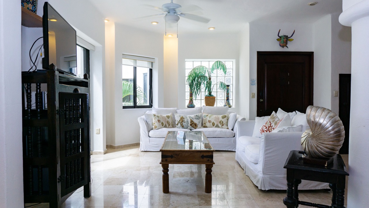 Photo of Livingroom in Downtown