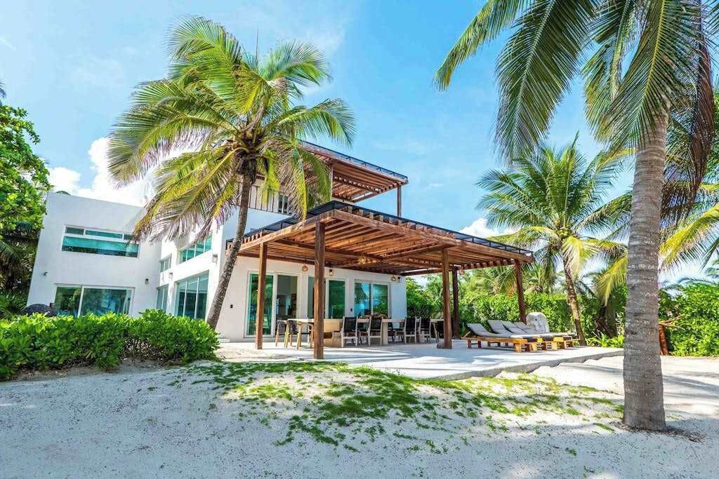 Photo of Patio Balcony in Soliman Bay