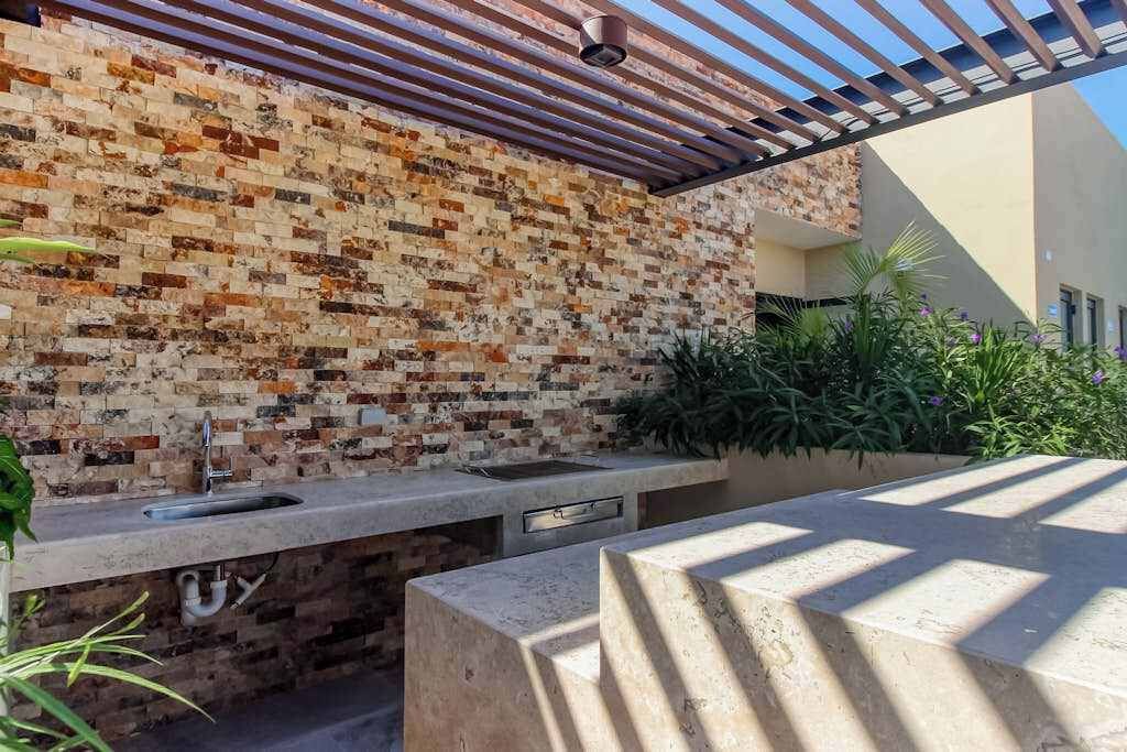 Photo of Patio Balcony in 12th Street