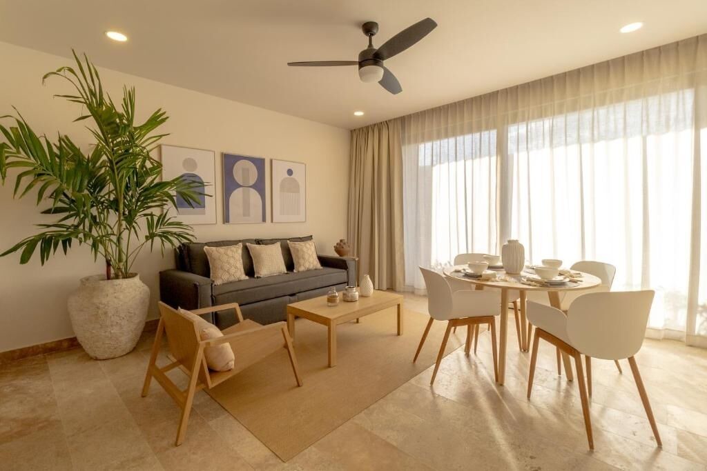 Photo of Livingroom in Downtown