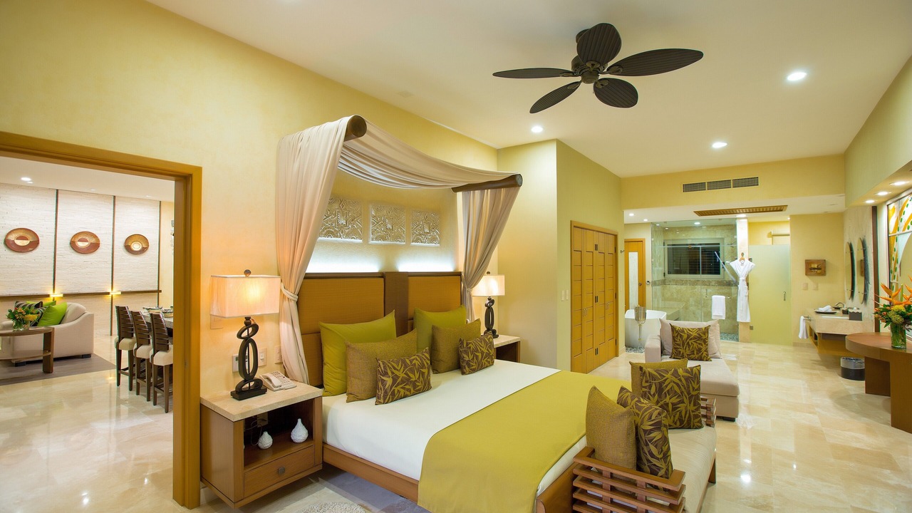 Photo of Bedroom in South Shore Hotel Area