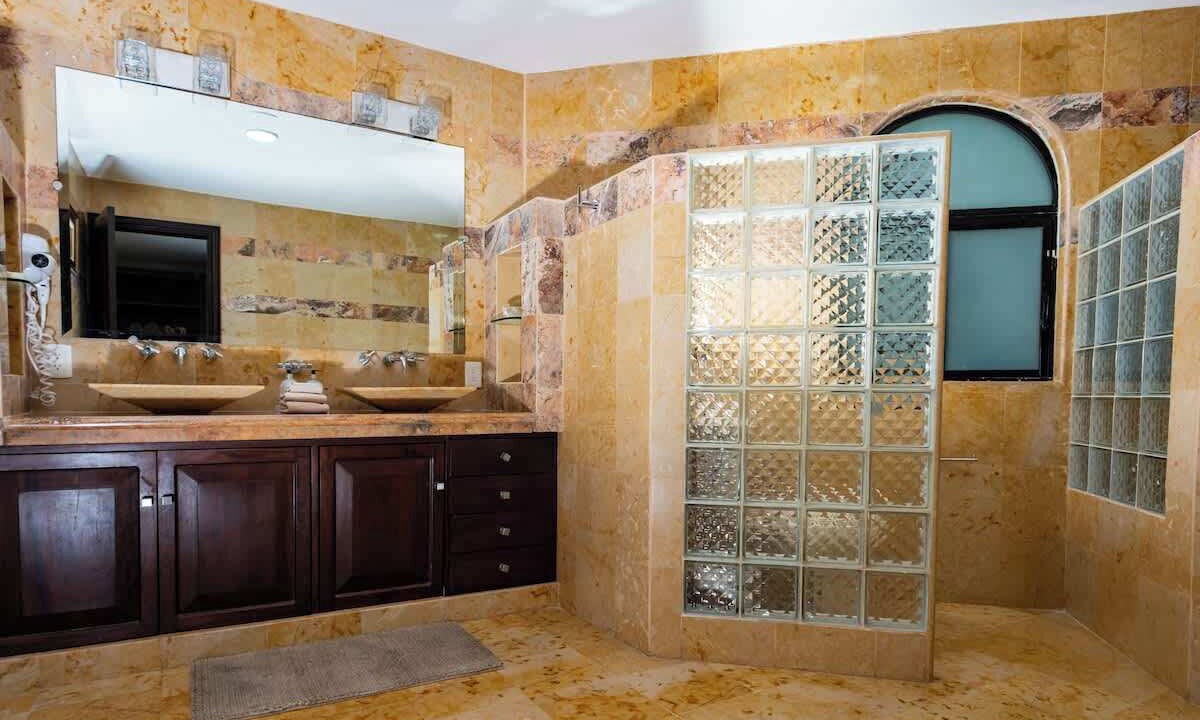 Photo of Bathroom in Zona Hotelera