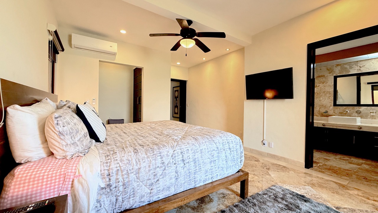 Photo of Bedroom in 12th Street