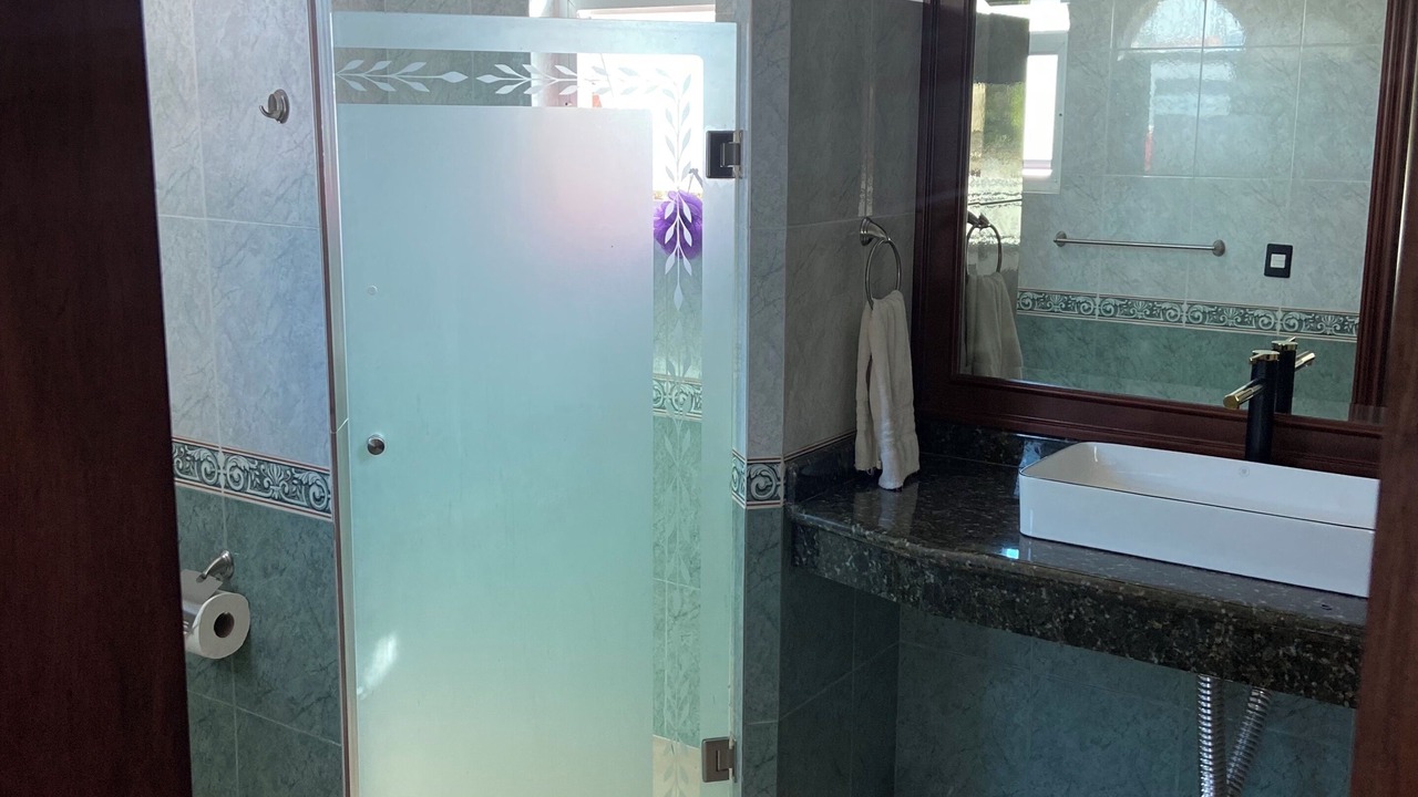 Photo of Bathroom in Sin Nombre