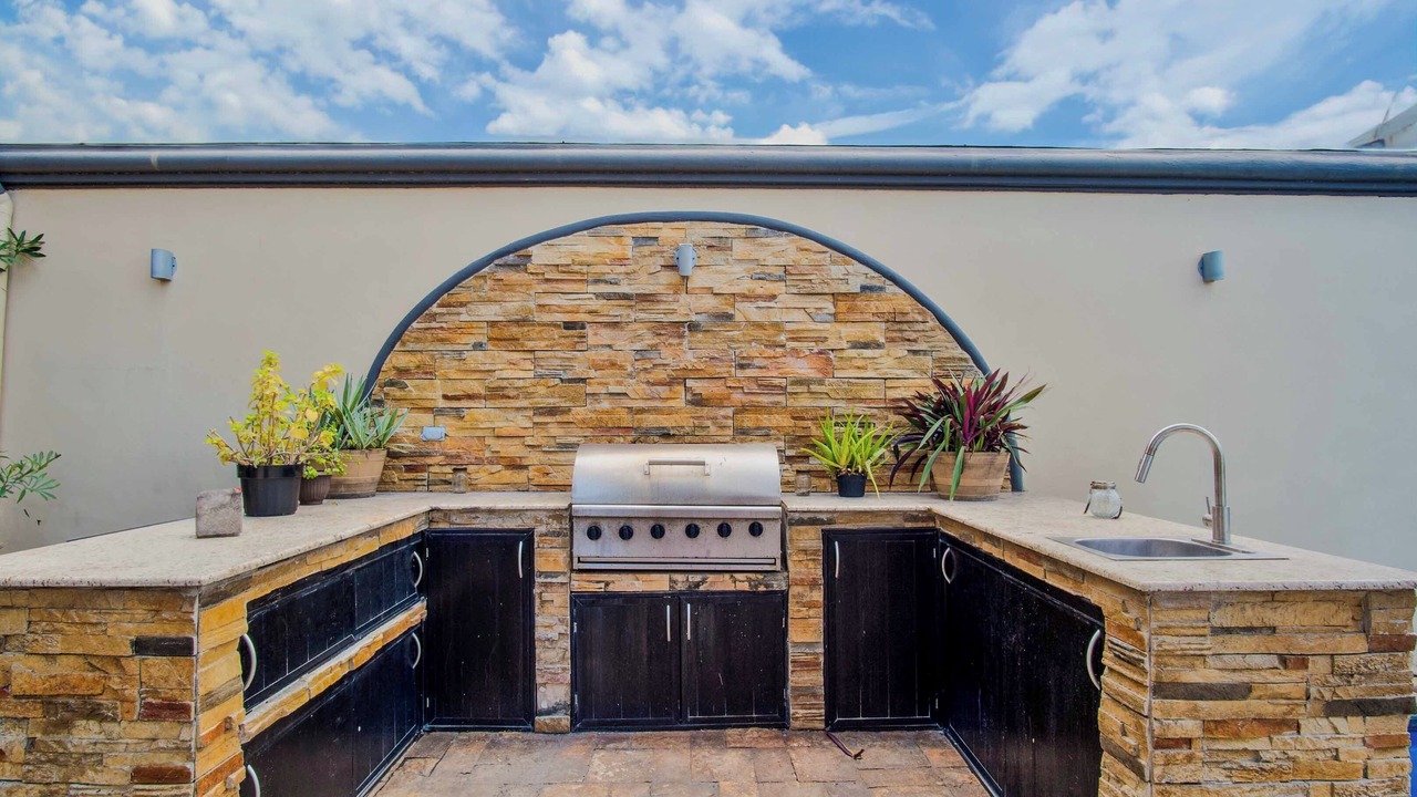 Photo of Patio Balcony in S.M. 57