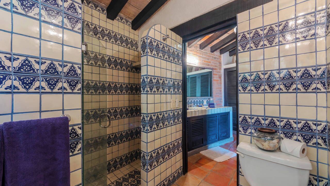 Photo of Bathroom in South Shore Hotel Area