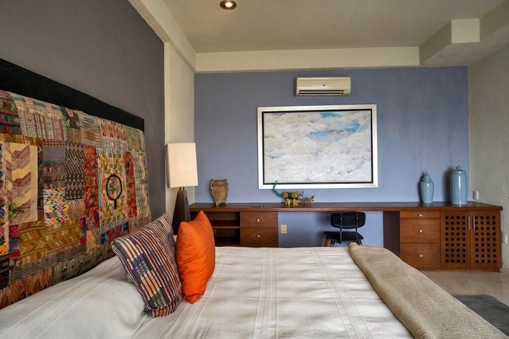 Photo of Bedroom in South Shore Hotel Area