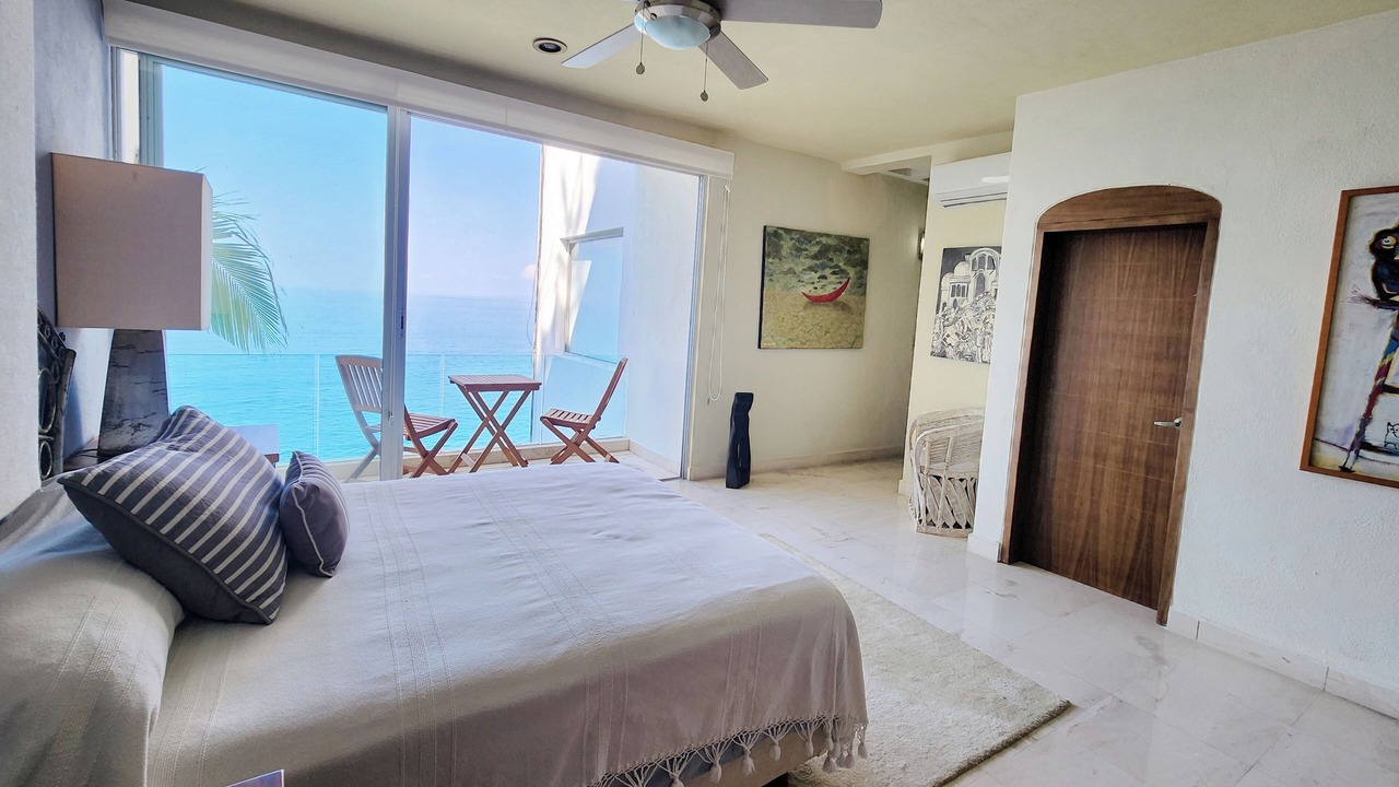 Photo of Bedroom in South Shore Hotel Area