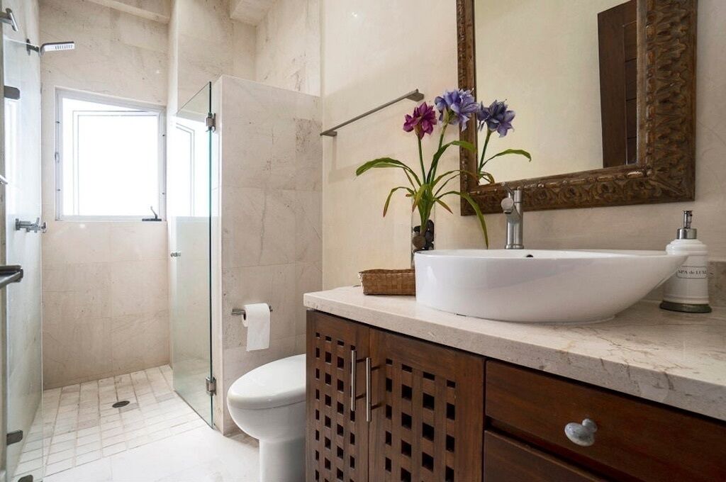 Photo of Bathroom in South Shore Hotel Area