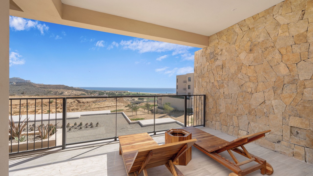 Photo of Patio Balcony in Sunset Beach