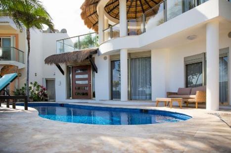 Photo of Others in Playacar
