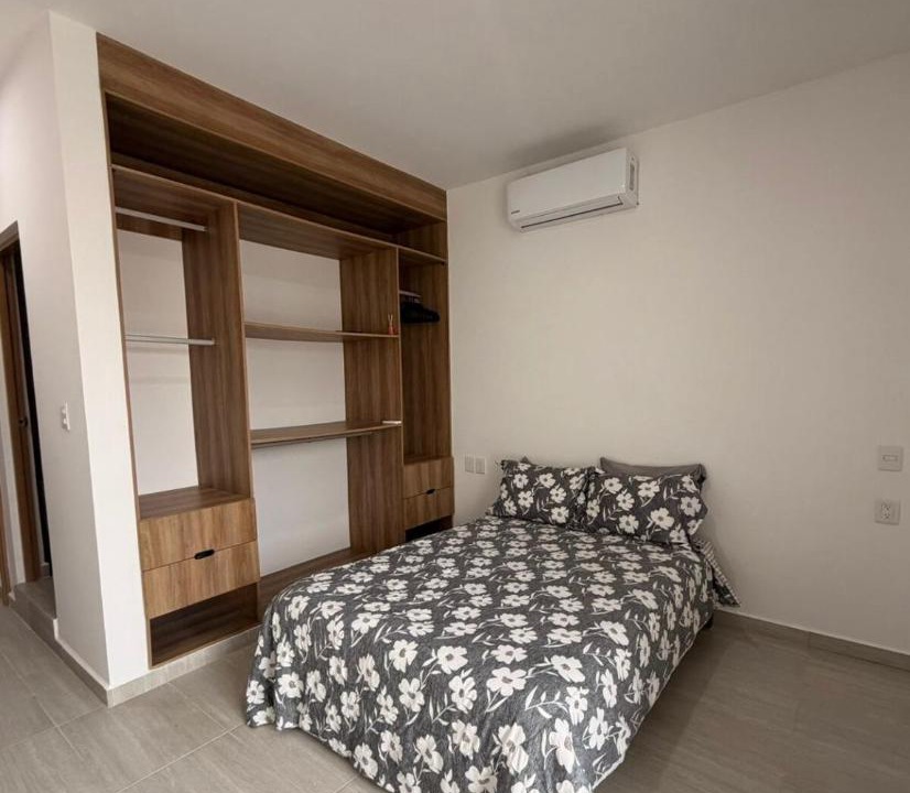 Photo of Bedroom in Anton Lizardo