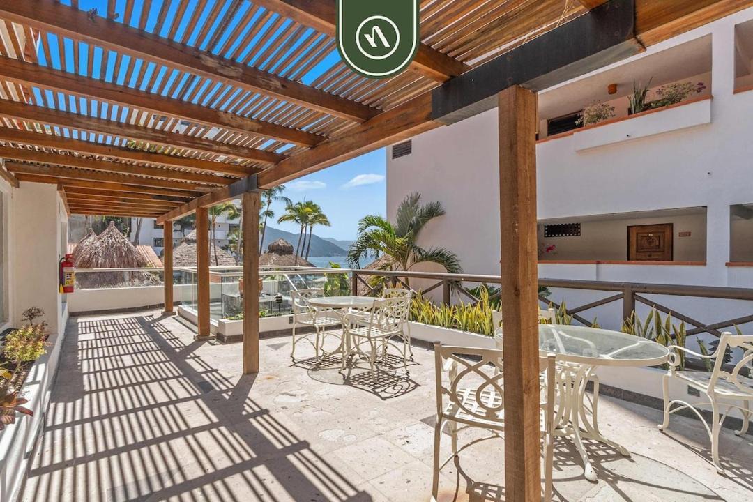 Photo of Patio Balcony in South Shore Hotel Area