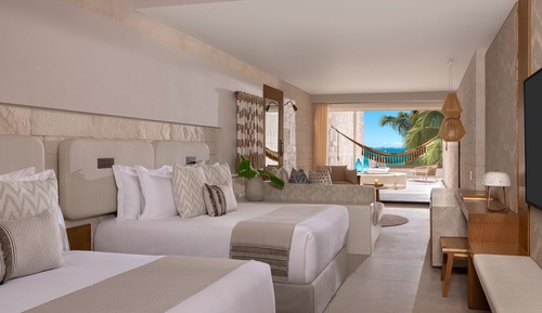 Signature Room, 2 Double Beds, Hot Tub, Oceanfront (Junior)