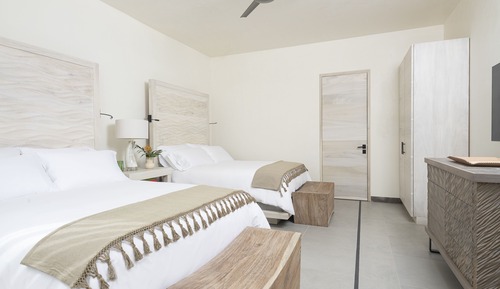 Room, 4 Bedrooms, Oceanfront (Cliffside Residence with Pool)