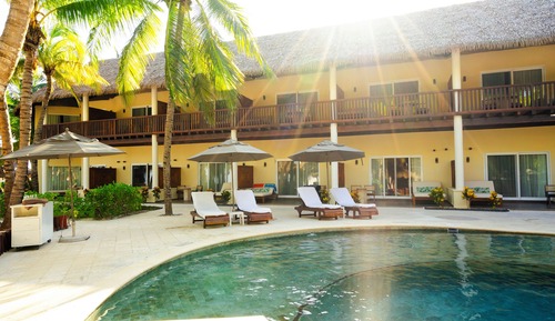 ROYAL RETREAT MI HOTELITO BEACHFRONT SUITE