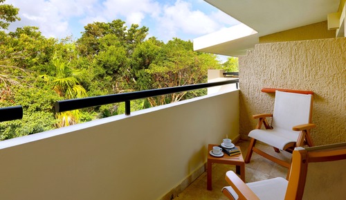Romance Villa Suite Poolside Single Use