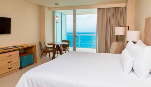 Classic Room, 1 King Bed, Balcony