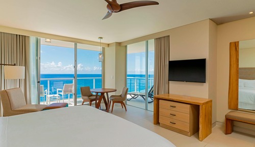 Classic Room, 2 Queen Beds, Balcony