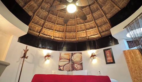 King Suite Roja