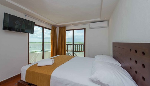 Deluxe Studio Suite, Sea View