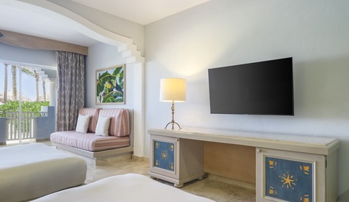 Junior Suite, Oceanfront (Beach Access)