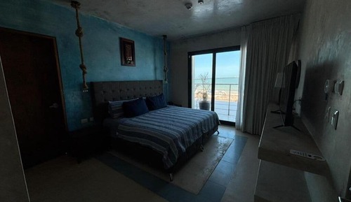 Deluxe Suite, 1 King Bed, Sea View, Sea Facing