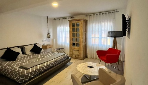 Exclusive Suite, City View