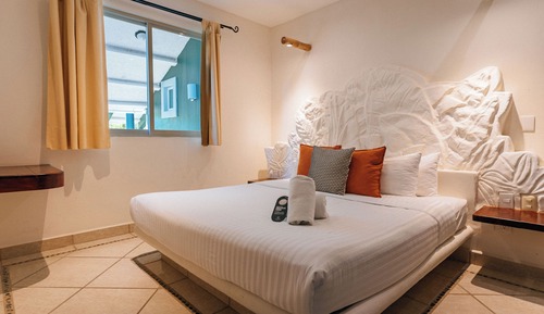 Superior Studio, 1 King Bed, Kitchen