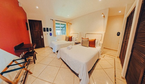 Deluxe Triple Room, Multiple Beds, Balcony