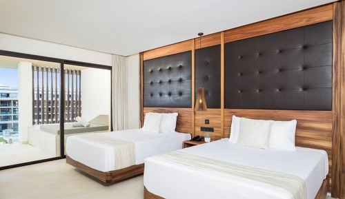 Family Club One Bedroom Suite (Outdoor Jacuzzi)