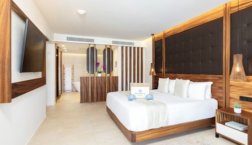 Mirage Club One Bedroom Suite (Outdoor Jacuzzi)