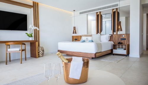 Family Club Plunge Pool Suite