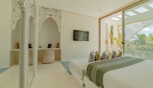 OCEANFRONT TERRACE SUITE