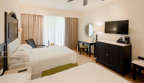 Deluxe Room (Unlimited Xcaret Xperience - Basic Entrance)