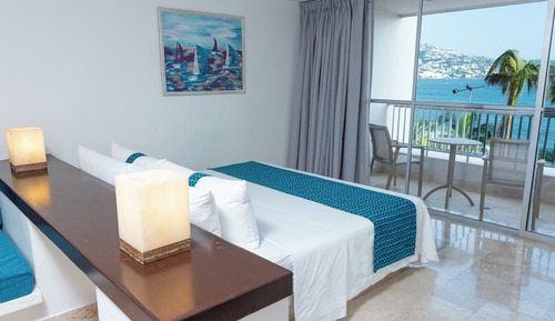 Studio Suite, 1 King Bed, Partial Sea View